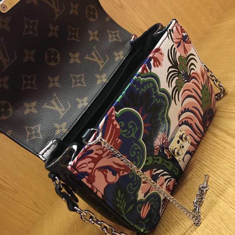 Louis Vuitton Pochette Twist Handbag Leather with Monogram Vernis at  1stDibs
